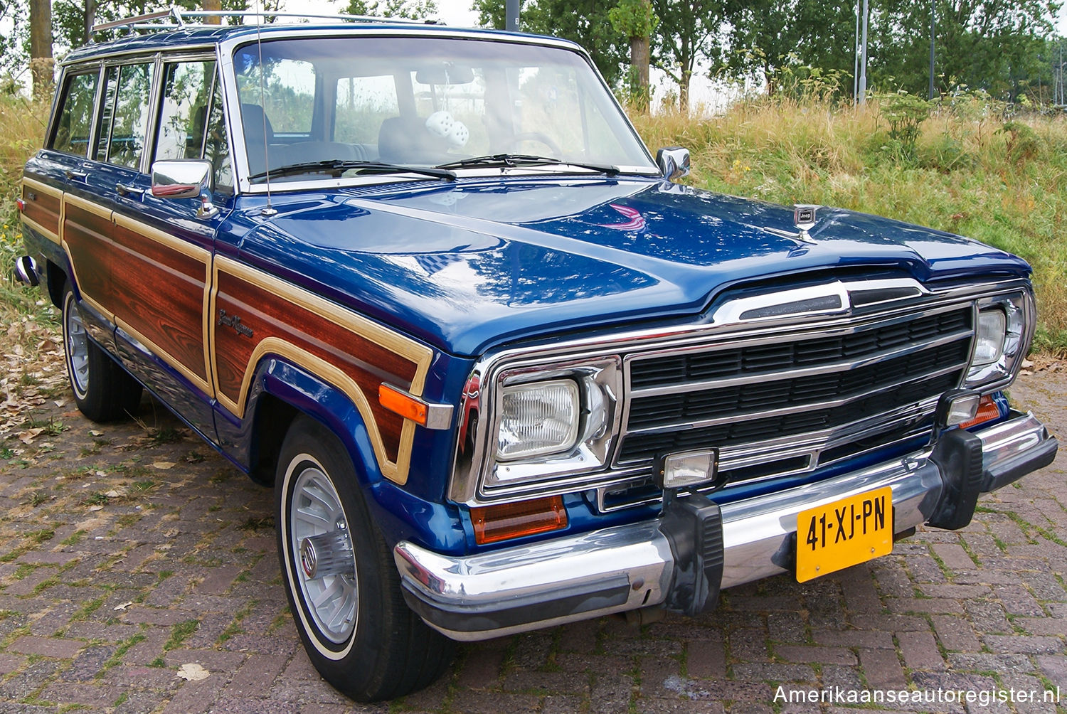 Jeep Grand Wagoneer uit 1987